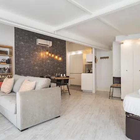 Premium Aft Magdalena Sevilha